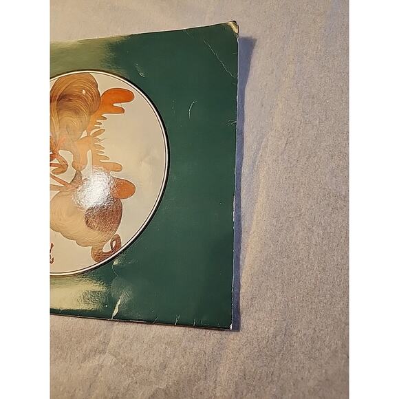 Mooseltoe by Margie Palatini Illustrations Henry Cole Scholastic 2000 Paperback - Picture 5 of 7